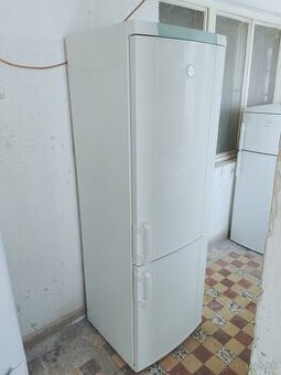 Predám chladničku Electrolux 185cm