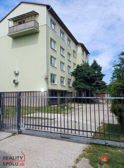 Na predaj - 3 izbový byt s parkovaním v cene