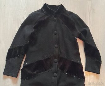 prechodný čierný kabát s kamienkami Swarovski L