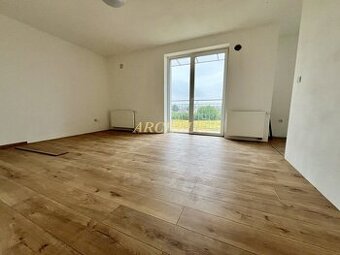 1 IZBOVÝ BYT S BALKÓNOM NOVOSTAVBA DLHÁ N/VÁHOM ŠAĽA