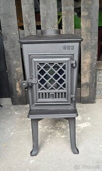 Liatinové kachle Jotul F 602 N čierný lak