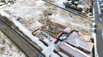 STAVEBNÝ POZEMOK 383 m2 + PROJEKT DOMU, Nitra - Hviezdoslavo