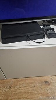 Playstation 4 slim
