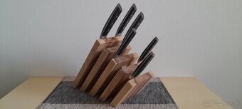 Drevený magnetický stojan na nože