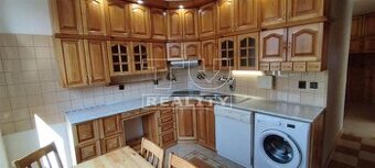 TUreality predáva 4 izbový byt v dobrej štvrti v Kežmarku.