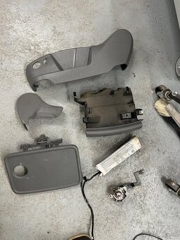 Predám náhradné diely šoférovej sedačky Seat Alhambra 7N