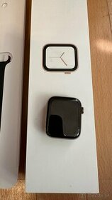 Apple Watch 4, 44mm Stainless Steel (GPS + Cellular) sklo Za