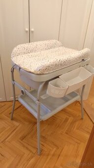 Prebaľovací pult s vaničkou Chicco