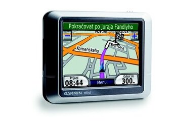 Navigácia GPS GARMIN NUVI 200 s mapou pre rok 2025.