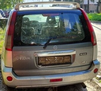 Nissan X-Trail 2.2 DCI 2004 YD22 predám PIATE DVERE, HLAVA,