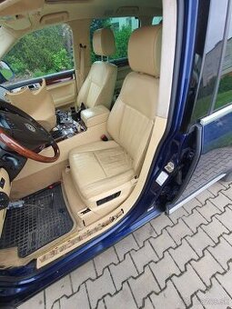 Krémové sedačky VW Touareg 7l