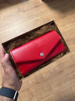 Luxusná handmade červená kožená peňaženka - ručná výroba