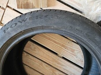 Pirelli 235 / 45 R18