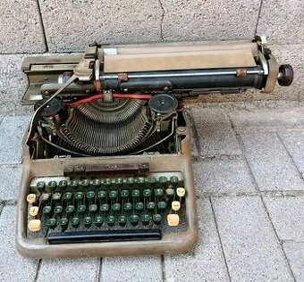 Písací stroj Made In Czechoslovakia
