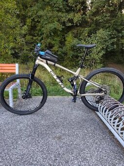 CTM SCROLL AM XPERT 2023 veľ. L, matná pieskovosivá perleť