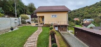 Predaj: Pekný rodinný dom s veľkým pozemkom Hlboké nad Váhom