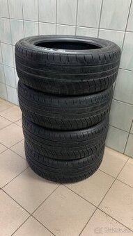 Davanti 225/55 R17 101V