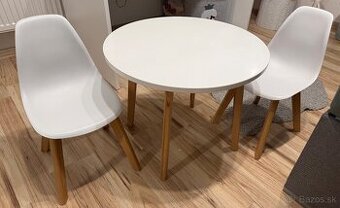 Detský stôl + stoličky