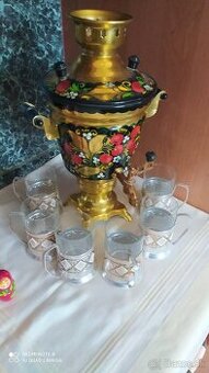 Ruský samovar , matriošky