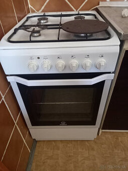 Predam kombinovany sporak Indesit