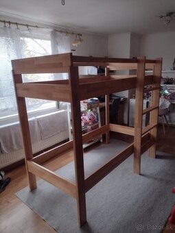 Poschodová posteľ