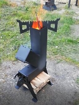 Raketová kamna, pec, gril, vařič, udírna a mnohem víc.