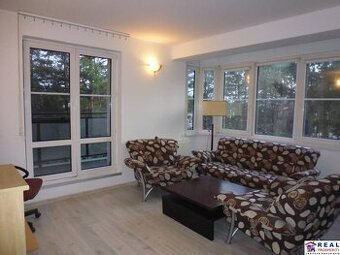 VESELÁ: Atypický 2-izb. ZARIADENÝ byt 48 m2 + LOGGIA 9 m2, 1