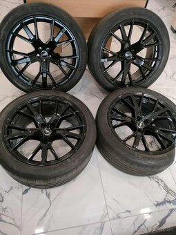 4ks alu disky orig. Audi 5x112 r22 letne 285/40