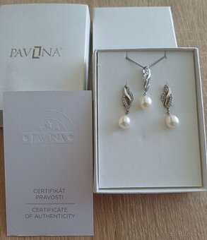 Predám novú luxusnú striebornú súpravu Pavona s pravými perl