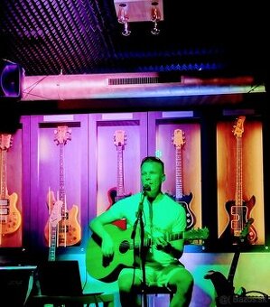 Gitarista na oslavu