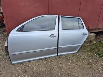 Predám dvere na Škoda Octavia II 2 kód farby 9156 strieborné