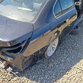 Rozpredam bmw e60 na diely
