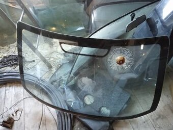 autoskla skla do dveri bočne čelne zadne trojuholoniky