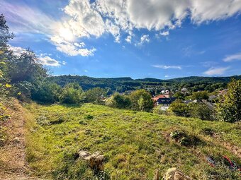 Krásny, stavebný pozemok v meste Kremnica (ul. Továrenská)