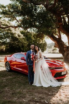 Auto na svadbu - Camaro SS 6.2 - Tesla Model 3 Performance