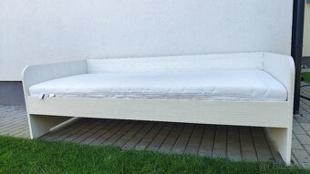 Postel 90x200 cm s matracom