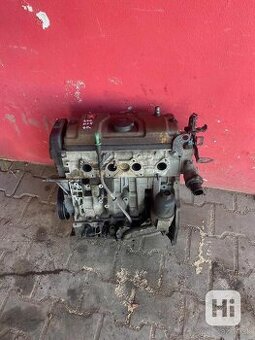 Peugeot citroen motor HFX 1.1 44 KW 8V HOLOMOTOR