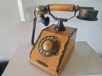 Predam telefon Tesla.