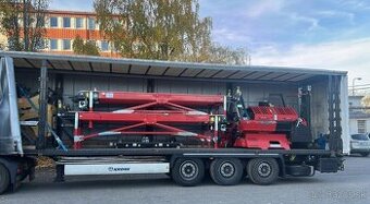 Podávaci stoly pro štípací automaty