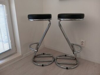 Predám dve zánovné barové stoličky