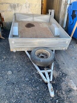 Predám privesny Vozik bez tp