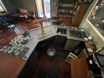 Reštauračný barový set s nerezovým pultom a umývadlom