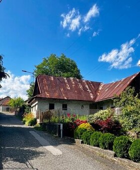 predáme stavebný pozemok s vidieckym domčekom - 1