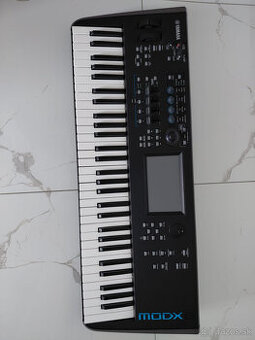 predam syntezator YAMAHA MODX
