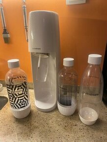 Soda Stream bliela s bombickou a 3 flaskami