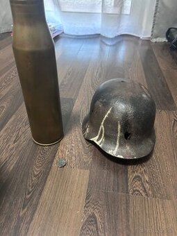 Maďarska helma ww2 a ZSSR nabojnica +odznak