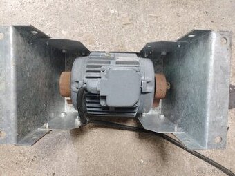 Vibracny motor