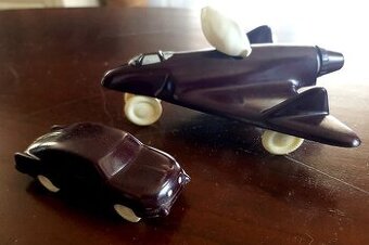 staré hračky SMĚR bakelitové auto a lietadlo, žehlička