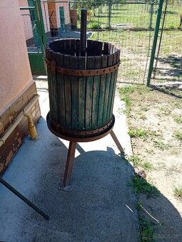 Predám lis50e a mlynček 20e na hrozno.