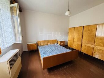 EXKLUZÍVNE IBA U NÁS RODINNÝ DOM S POZEMKOM 637 M2,...